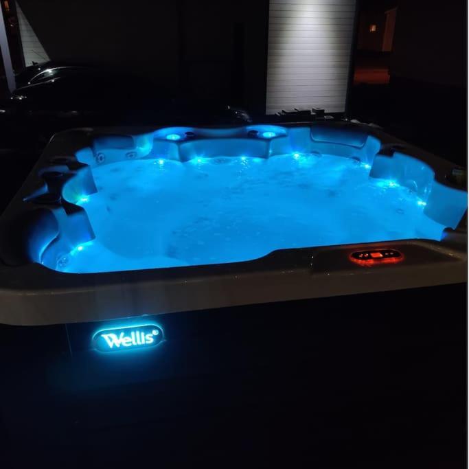 Holiday home Stylish House With Hot Tub